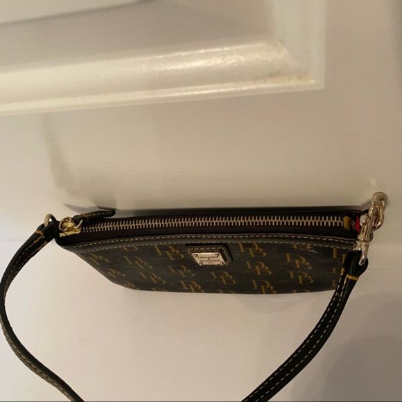 DOONEY & BOURKE WRISTLET BAG SIGNATURE DB LOGO BLACK BROWN LARGE SLIM ZIP TOP - Picture 6 of 11